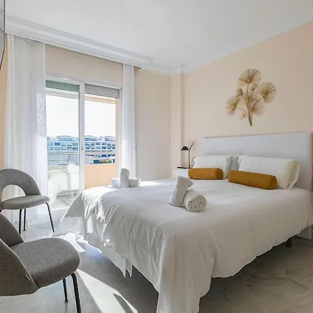 Luminous Puerto Banus, 2 Bedrooms And Parking Lejlighed *
