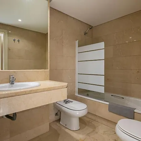 Luminous Puerto Banus, 2 Bedrooms And Parking Appartement