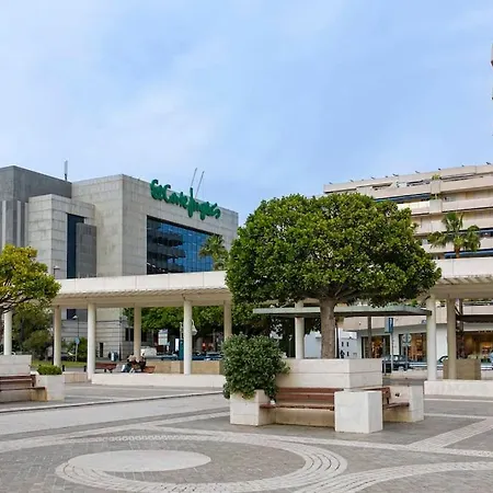 Luminous Puerto Banus, 2 Bedrooms And Parking Appartement *