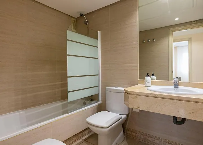 Apartament - Marina Banus, Puerto Banus, 2br Renovated, Pool & Parking Marbella