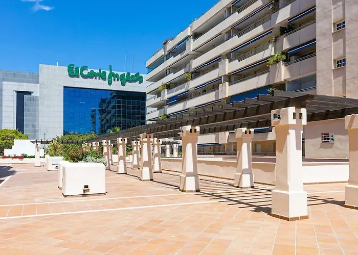 Apartament - Marina Banus, Puerto Banus, 2br Renovated, Pool & Parking