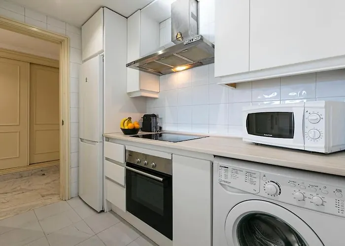 Apartament - Marina Banus, Puerto Banus, 2br Renovated, Pool & Parking Marbella