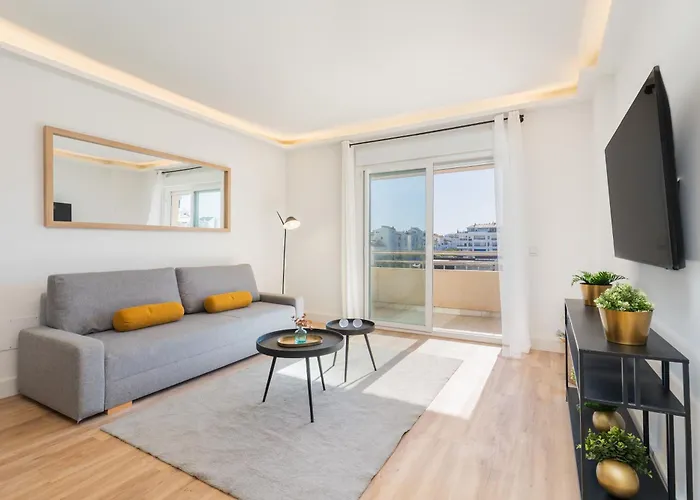 Apartment - Marina Banus, Puerto Banus, 2br Renovated, Pool & Parking Marbella