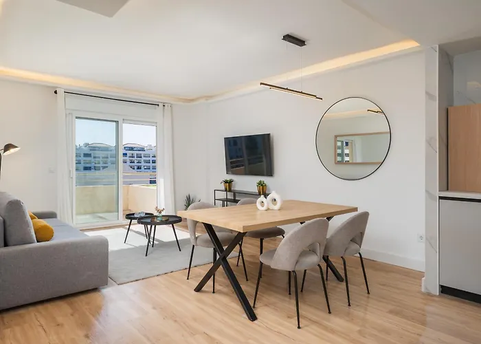 - Marina Banus, Puerto Banus, 2br Renovated, Pool & Parking Apartment Marbella