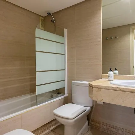 Апартаменти - Marina Banus, Puerto Banus, 2br Renovated, Pool & Parking Марбелья