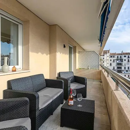 - Marina Banus, Puerto Banus, 2br Renovated, Pool & Parking Марбелья